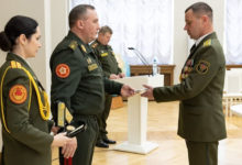 Photo of Хренин вручил госнаграды и погоны полковника военнослужащим Вооруженных Сил