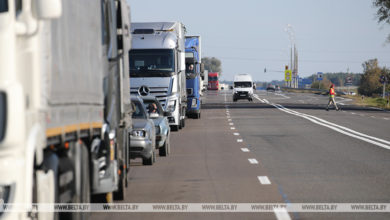 Photo of Over 2,400 trucks queuing at Belarus’ border with EU