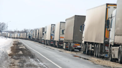 Photo of Дальнобойщики на границе Беларуси по 7 часов «пломбируют» фуры