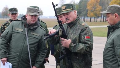 Photo of Призрак Каддафи и уход Путина. Что кроется за военным строительством Лукашенко