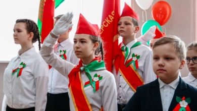 Photo of Уроки на базе ОМОНа и показательные аресты несовершеннолетних: как изменилась белорусская школа за последние 2 года