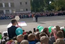 Photo of В Новополоцке девушку задержали за антивоенную акцию на школьной линейке 1 сентября. ВИДЕО