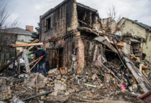 Photo of Разрушенные дома, завалы и неразорвавшаяся ракета. Последствия очередного российского ракетного удара по Украине. ФОТОРЕПОРТАЖ