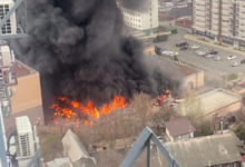 Photo of В Ростове произошел взрыв в здании погранслужбы ФСБ и начался пожар. Власти сообщают, что виновата электропроводка. ВИДЕО