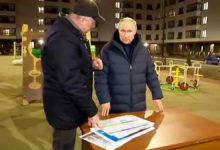 Photo of Жителей Мариуполя начали выселять из домов, которые осмотрел Путин