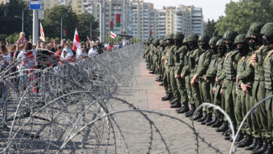 Photo of «Россия ни при каких обстоятельствах не допустила бы смены власти в Беларуси», – белорусский писатель о протестах 2020 года