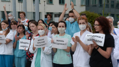 Photo of «Завтра могут перестать отдавать медикам на руки дипломы», – медик про отработку после ординатуры