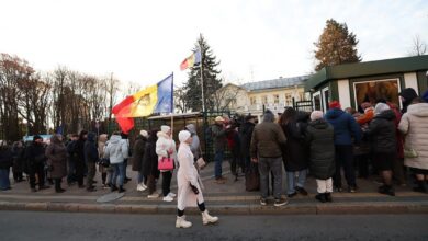 Photo of В Молдове проходит второй тур президентских выборов. В Минск привозят на голосование молдаван из России