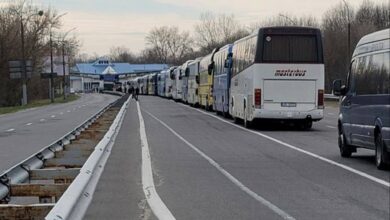 Photo of Километровые очереди. Белорусы возвращаются из Европы и сутками стоят на границе