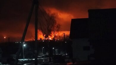 Photo of «Ужас, там все горит». В Нижегородской области после атаки дронов загорелась нефтебаза «Лукойл». ВИДЕО