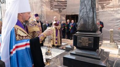 Photo of В Минске поставили памятник с имперским орлом. На открытие приехал помощник Путина, известный своей пропагандистской деятельностью. ФОТО